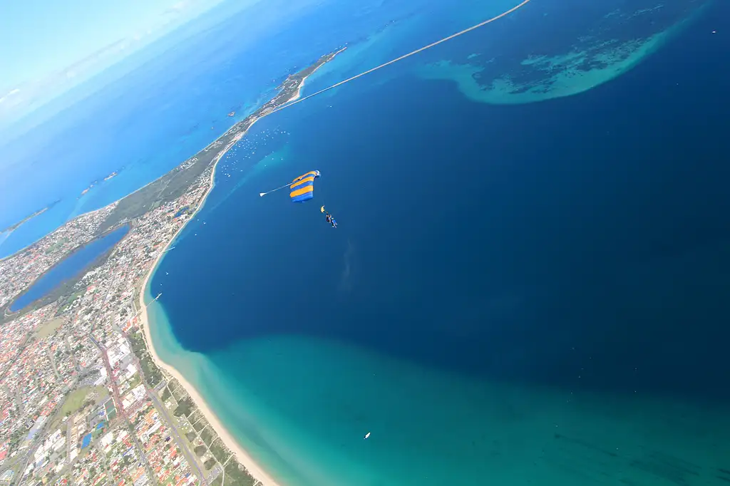 Skydive Perth City 10,000ft Tandem Skydiving