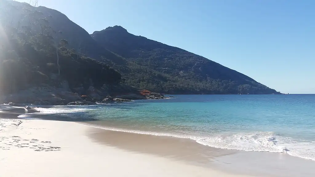 Wineglass Bay & Freycinet Day Tour from Hobart