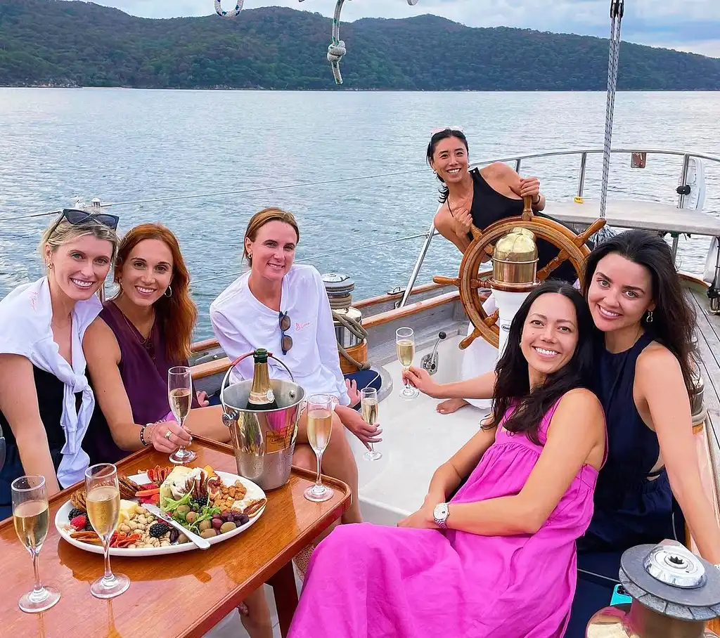 Luxury Sydney Harbour Evening Cruise with Champagne