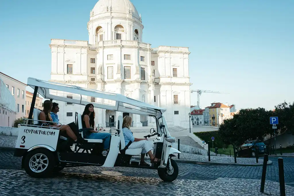 3-hour Best Of Lisbon Tuk Tuk Tour