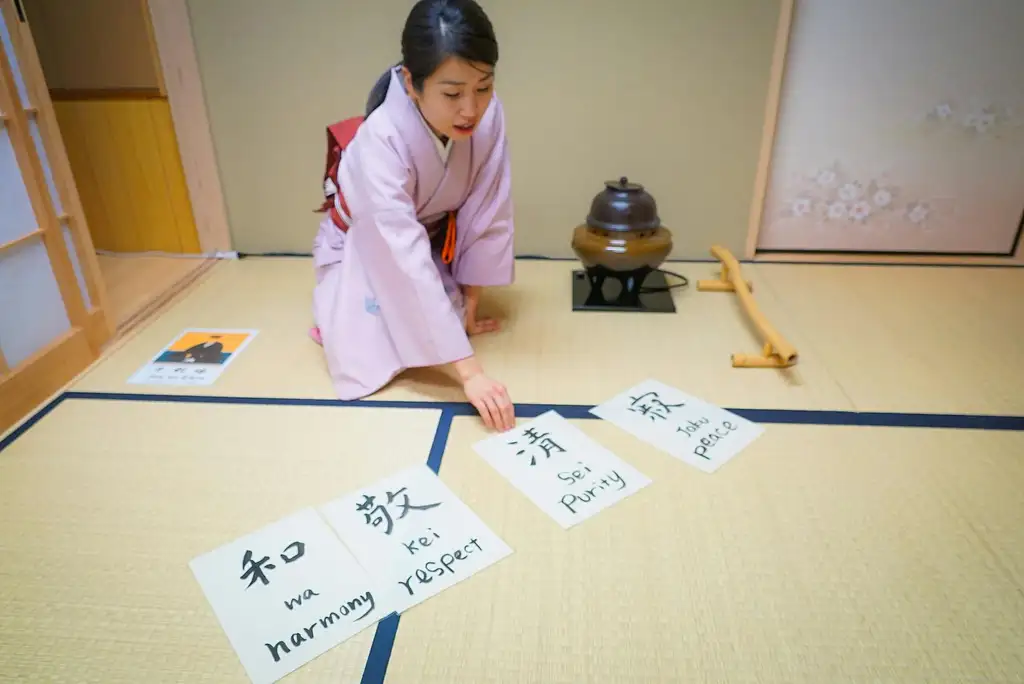 Kyoto Tea Ceremony And Kiyomizu-dera Temple Walking Tour