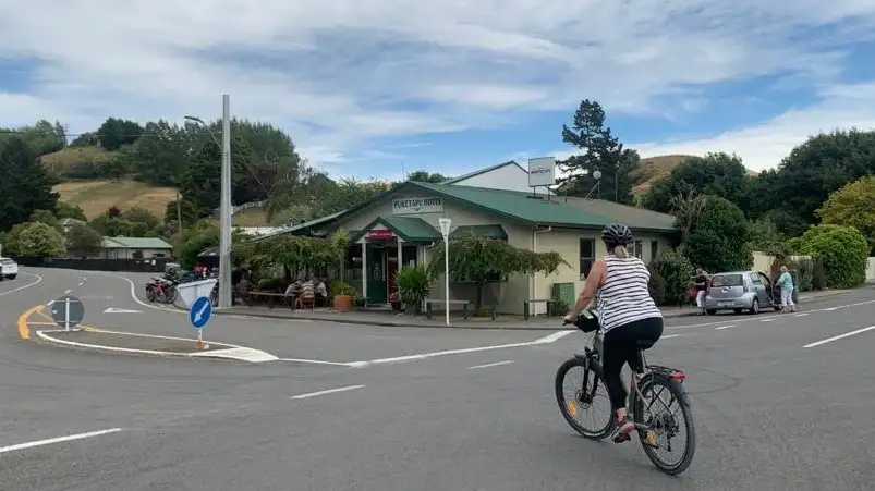 Puketapu to Ahuriri Pub & Winery Ride