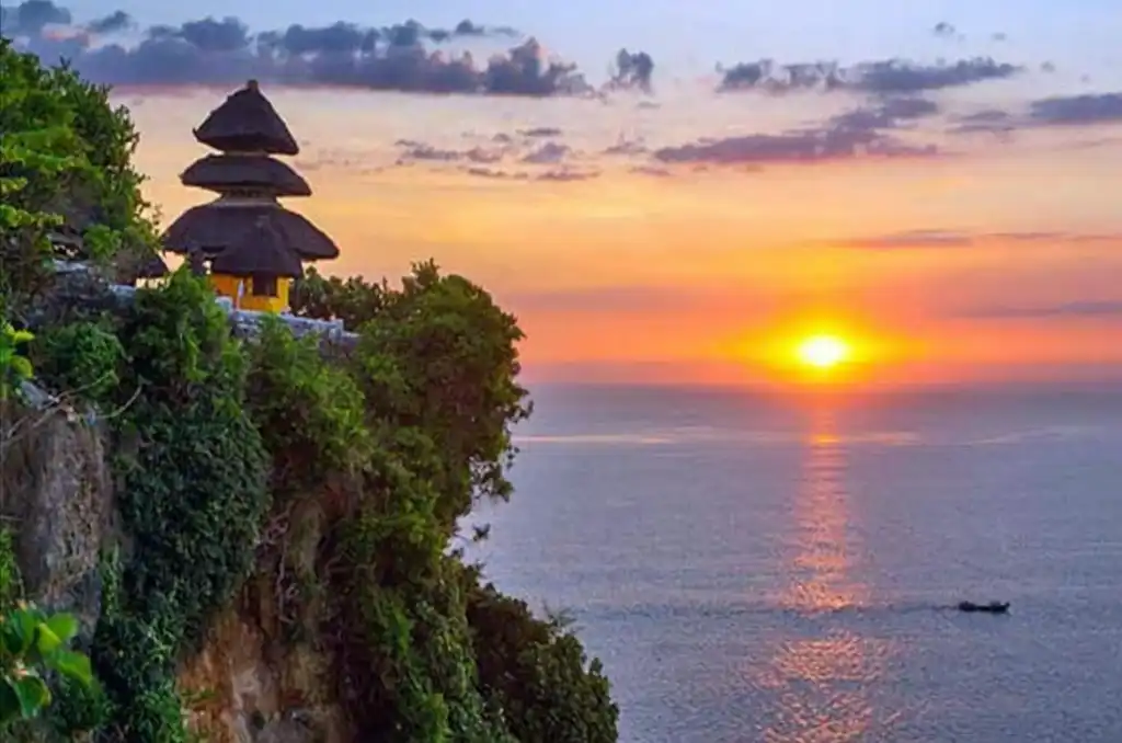 Tanah Lot, Uluwatu Temple Sunset & Kecak Dance | Private Tour