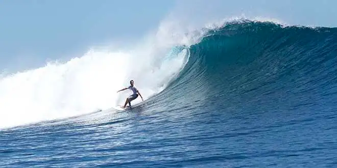 Fiji Surf: 3 Surf Trips & 5 Nights Accom. (for 2 people)