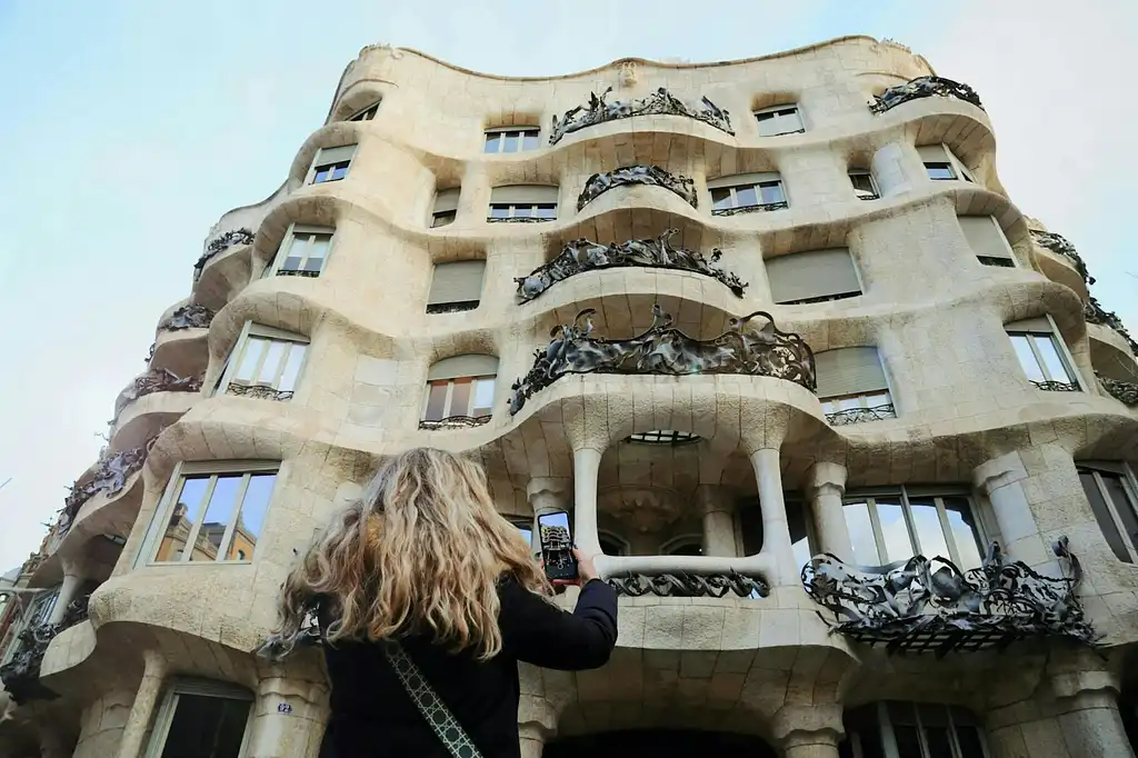 Best Of Gaudí Walking Tour With A Local Guide |Private Tour