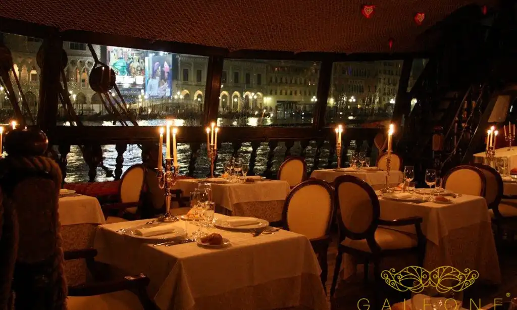 Galleon Dinner Cruise In Venice - Prow/Stern Seat