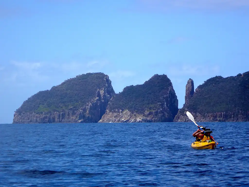 Full Day Kayaking Tasman Peninsula Tour From Hobart