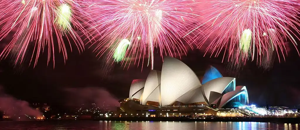 9pm New Year’s Eve Fireworks Cruise on Ocean Wave- Departing Manly Wharf