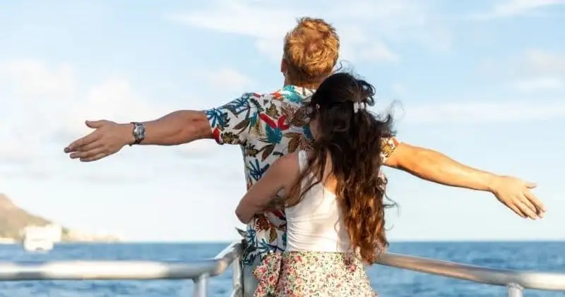 Wild Humpback Whales Tour with Flower Ceremony | Oahu