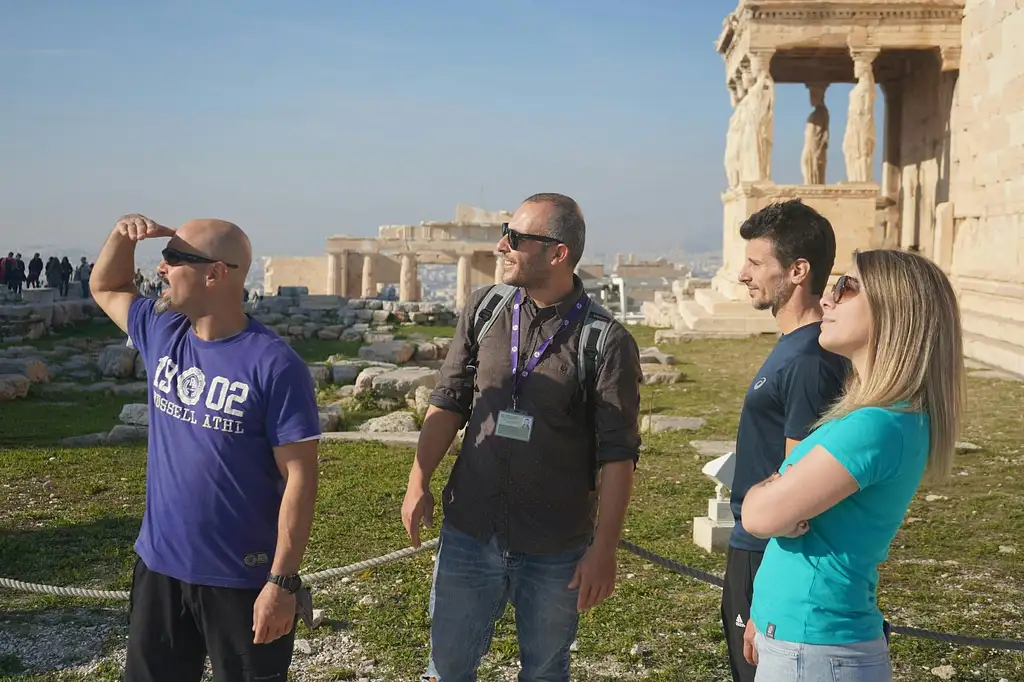 Athens Old Town And Acropolis Guided Bike Tour