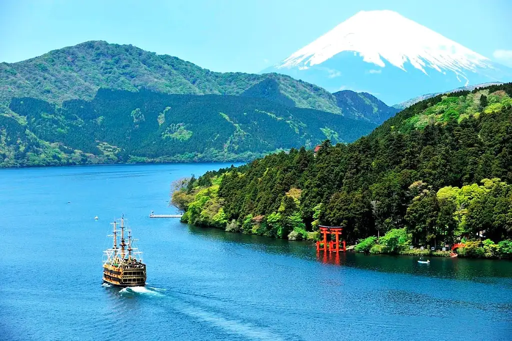 Mt. Fuji, Lake Ashi, Owakudani and Oshino Hakkai with Ropeway | Full Day Tour