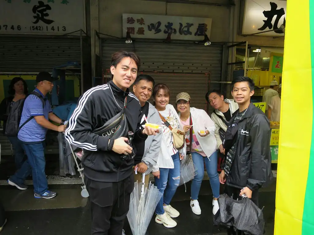 Tsukiji Fish Market Walking Food Tour