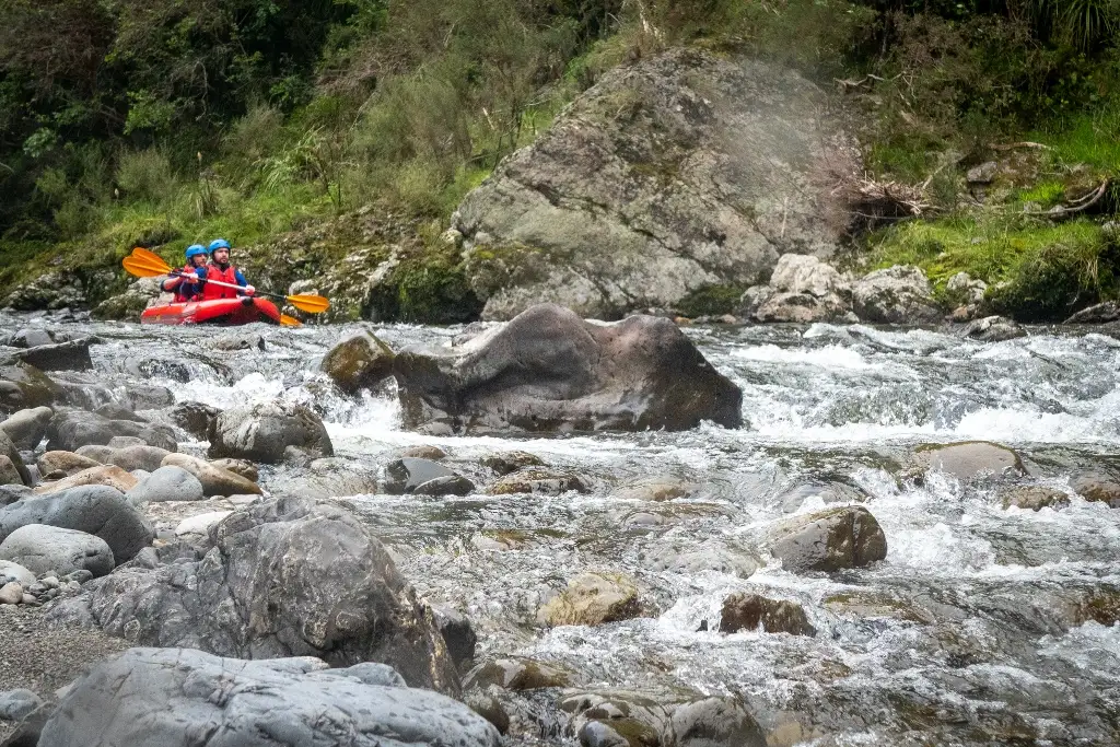 Te awa Kairangi/Hutt River Grade 2 Scenic Rafting Tour