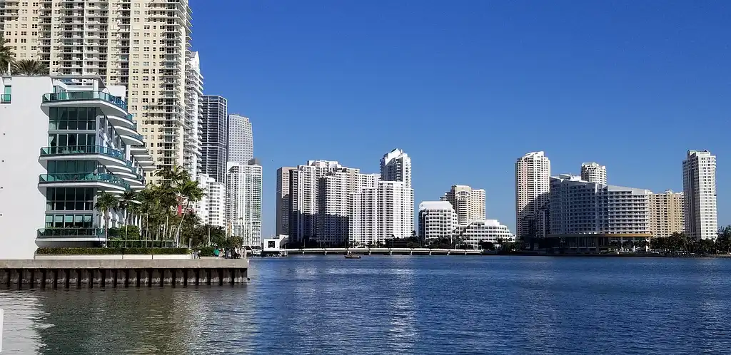 Miami Skyline 90 min Cruise, Millionaire's Row & Venetian Islands