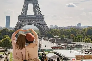 Eiffel Tower Reserved Timed With Audio Guide - 2nd Floor