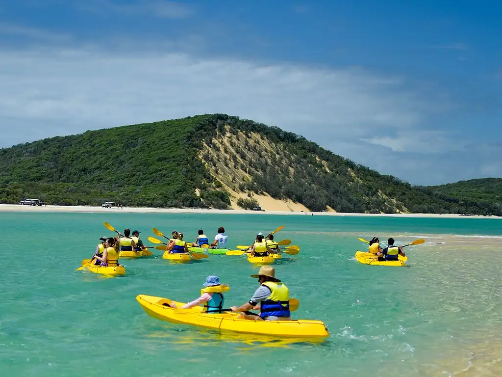 Noosa Dolphin View Sea Kayak & Beach 4X4 Adventure - Day Tour