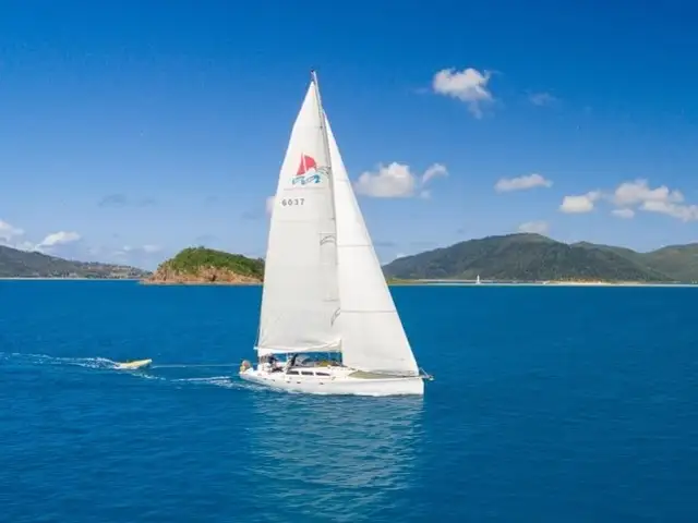 2 Days 2 Nights Whitsunday Sailing Adventure | on Eureka