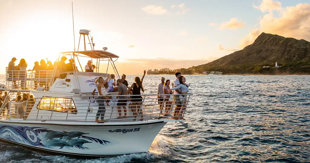 Waikiki Sunset Cruise with live DJ