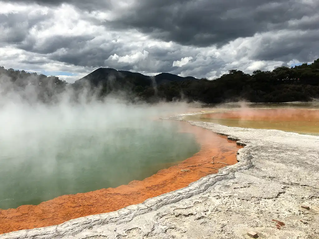 Hobbiton & Rotorua Tour with Wai-O-Tapu - Departing Auckland (Return)