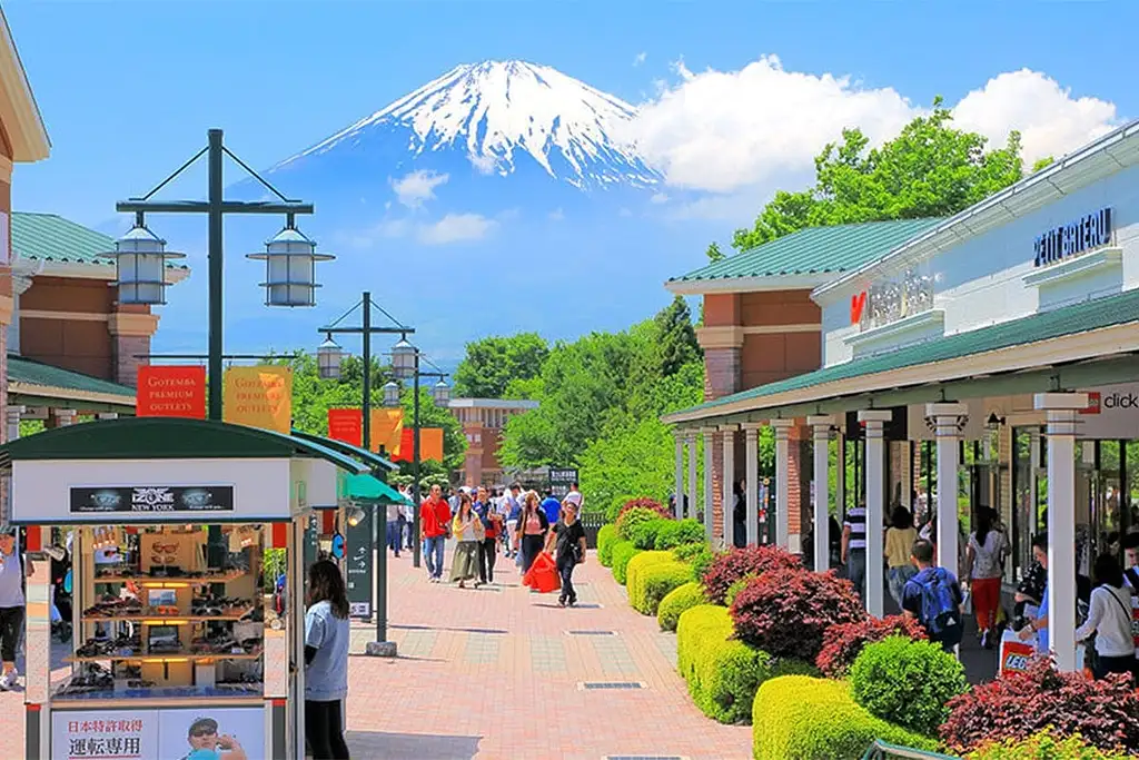 1-day Tour To Mount Fuji, Oshino Hakkai | With Outlets Or Hot Springs