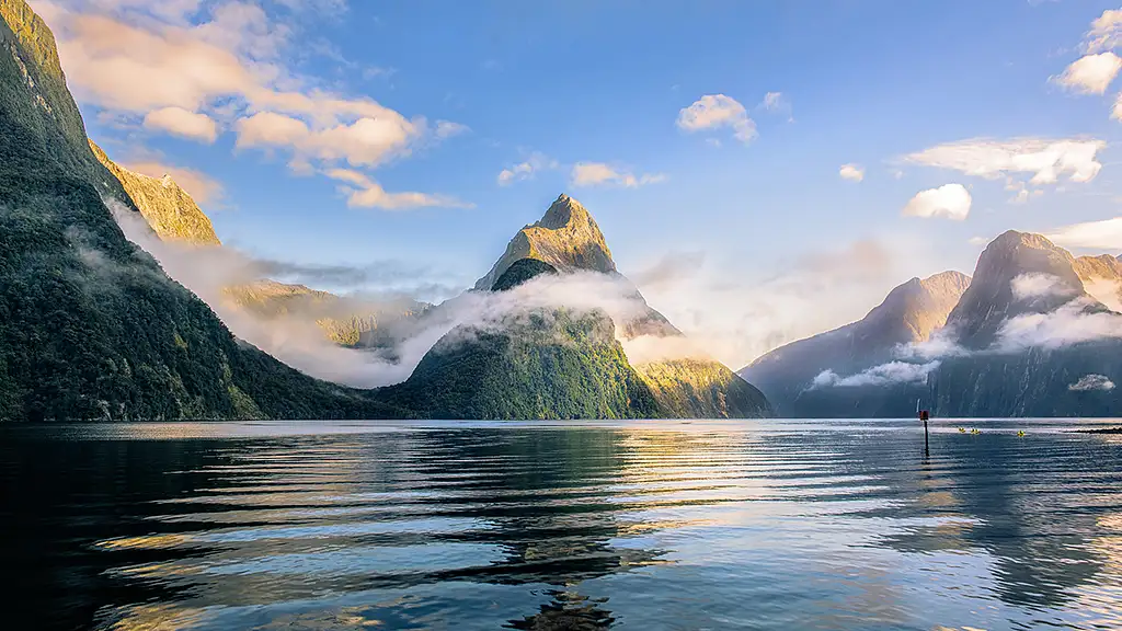 Premium Milford Sound & Te Anau Highlights 2 day Combo Small Group Tour from Queenstown