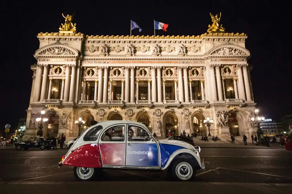 Tour by Night in Vintage 2CV With Champagne | Private Tour