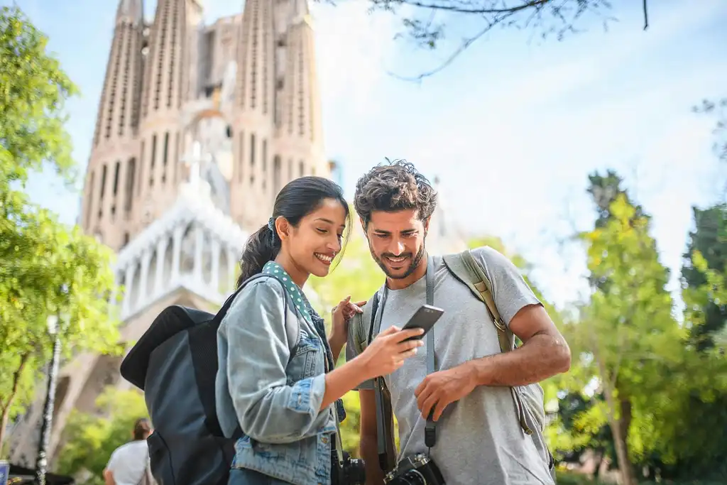 Sagrada Familia with Priority Access & Local Expert Guide | Small-group Tour