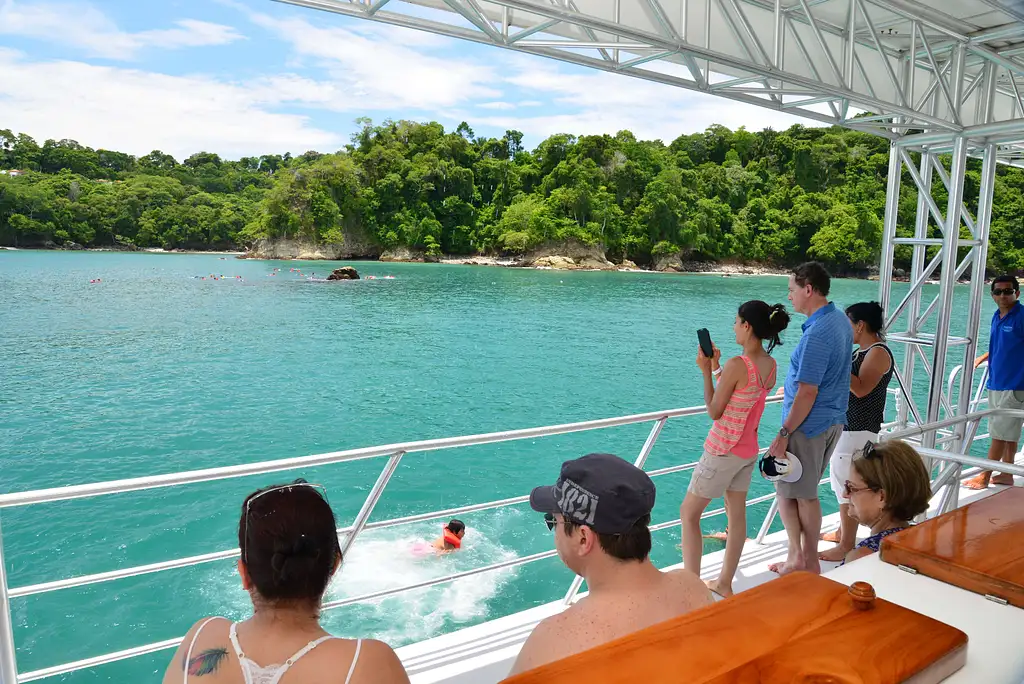 One Day Catamaran Tour in Manuel Antonio from San José