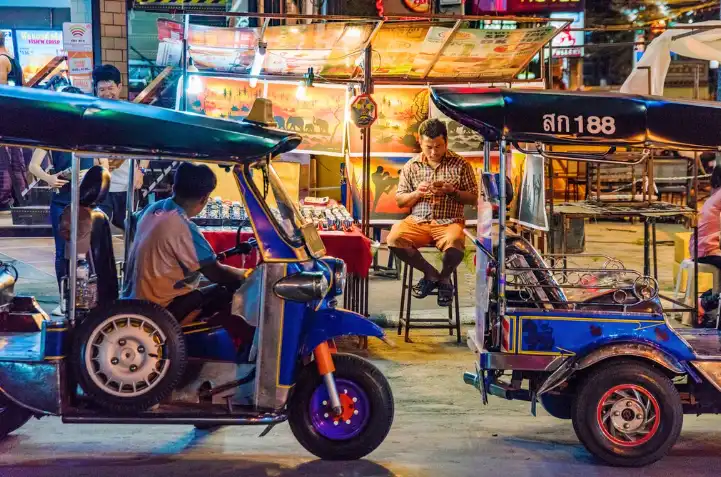 Taste of Chiang Mai: Evening Tuk Tuk Food Tour | Half Day Private Tour