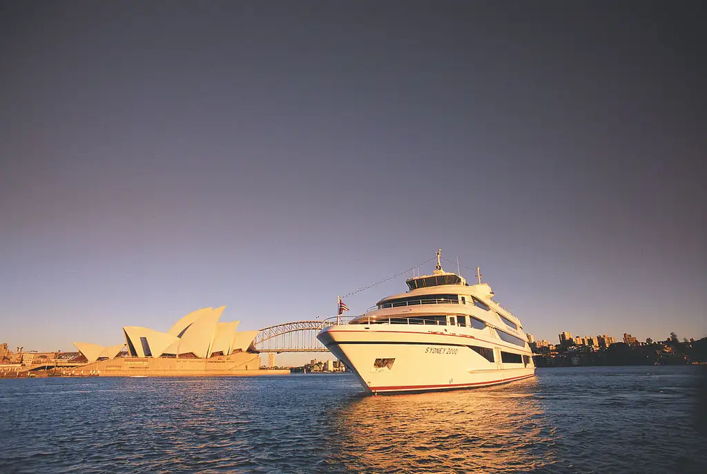 Sydney Harbour Starlight Dinner Cruise