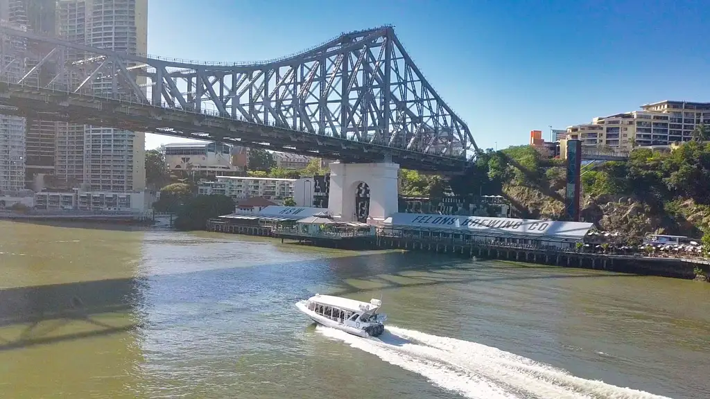 Legend's Lunch Brisbane River Cruise