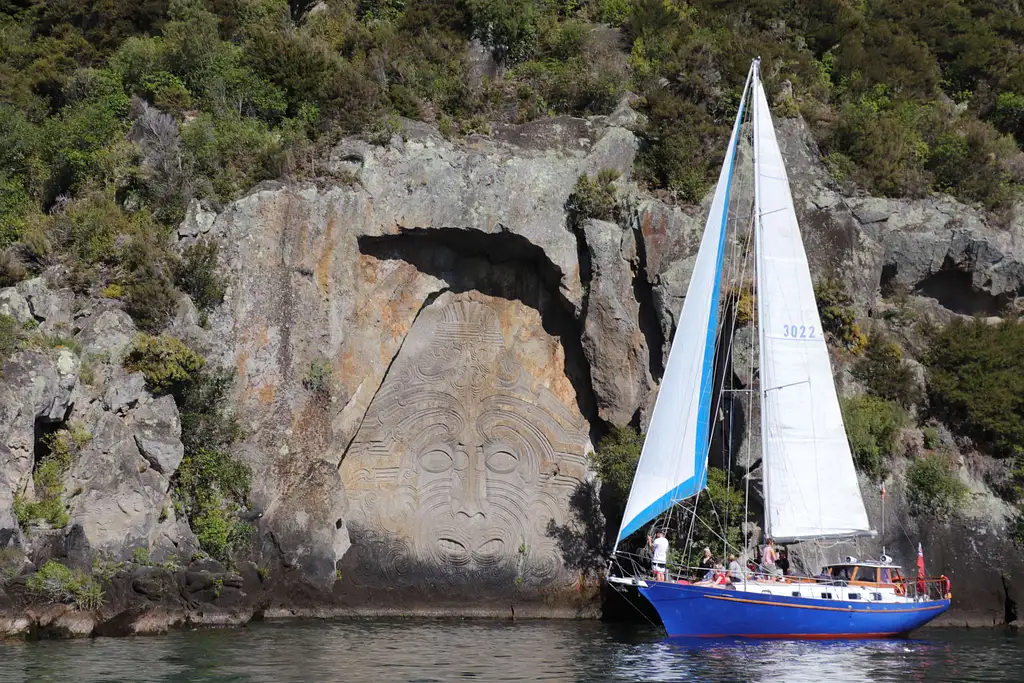 Maori Rock Carvings Sailing Tour - Kindred Spirit