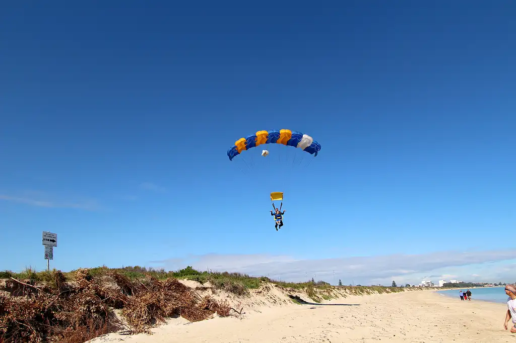 Skydive Perth City 10,000ft Tandem Skydiving