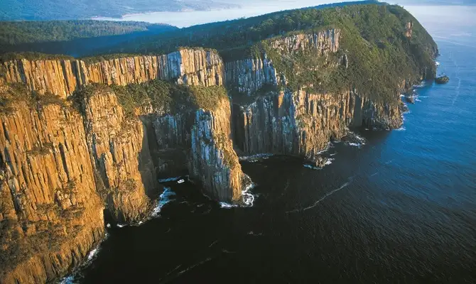 2.5 Hour Lighthouse And Island Cruise From Hobart - Iron Pot