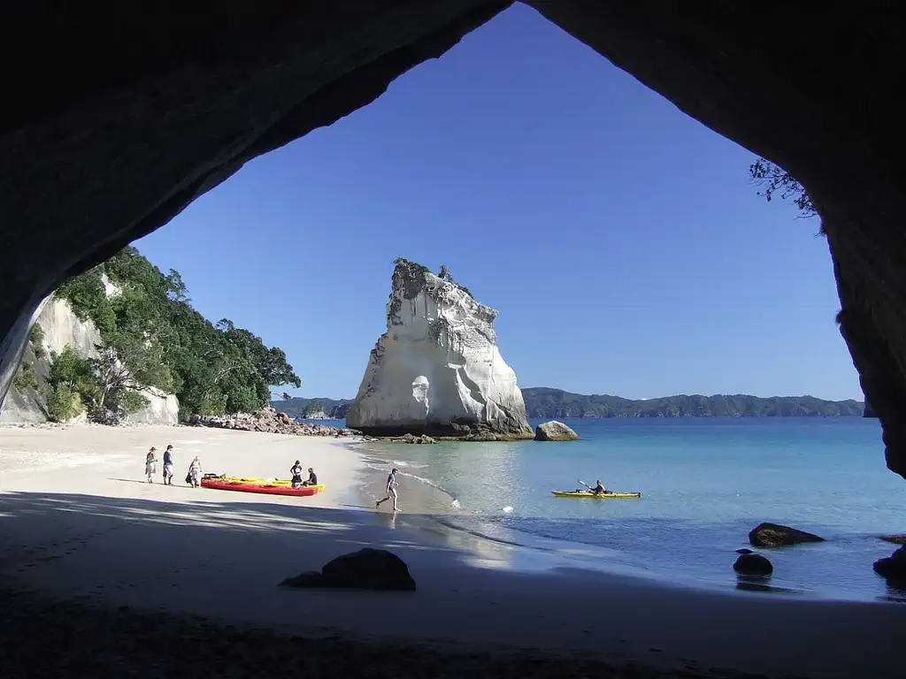 Cathedral Cove Classic Kayak Tour