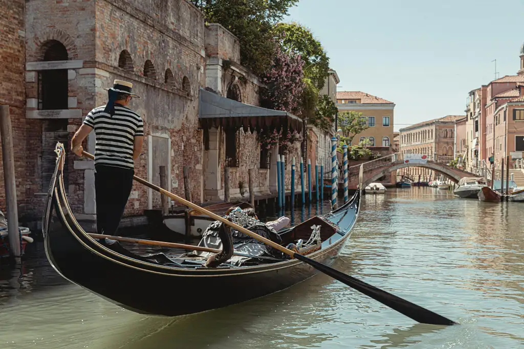 Danieli Bridge Of Sighs Gondola Ride  - Private Tour