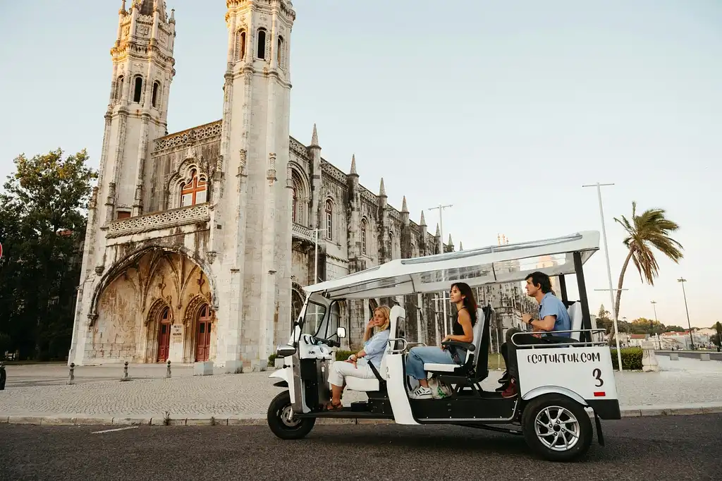 3-hour Best Of Lisbon Tuk Tuk Tour