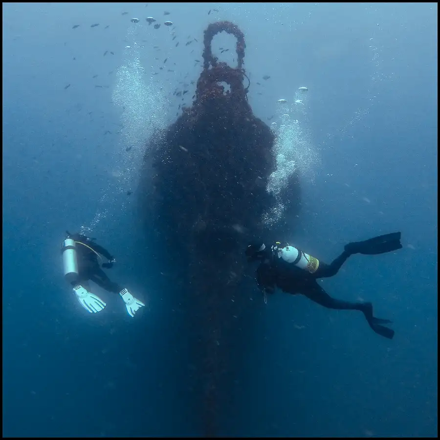 Ex-HMAS Brisbane Double Dive