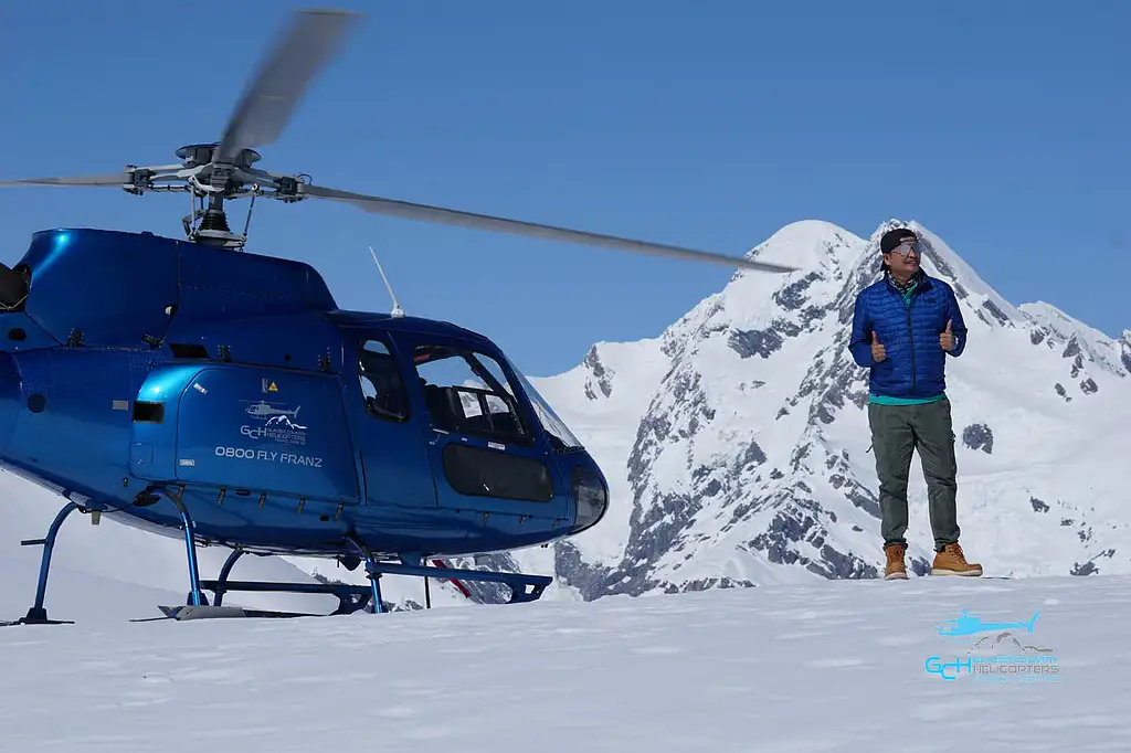 25-minute Glacier Explorer Helicopter Flight with Snow Landing