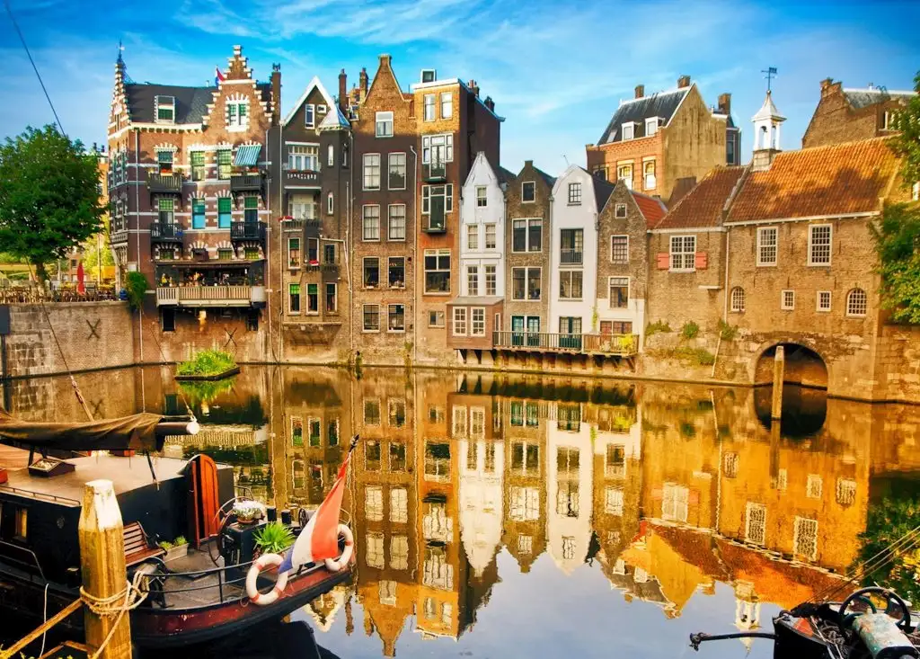 Sightseeing Tour of The Hague and Delft with Private Transportation