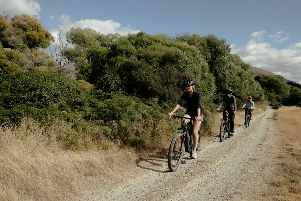 Wanaka and Hawea Trails - E-Bike Hire and Shuttle