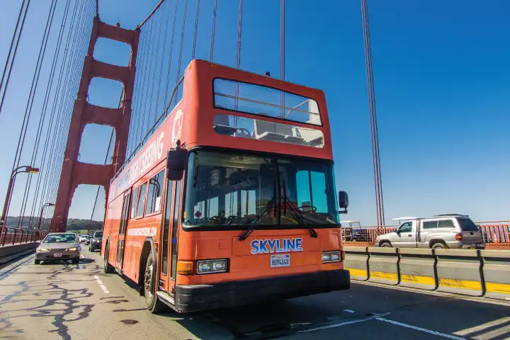 San Francisco Bus and Boat Adventure