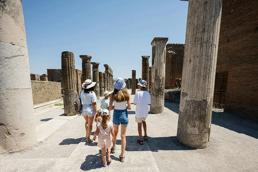 Pompeii, Amalfi Coast And Positano Day Trip From Rome