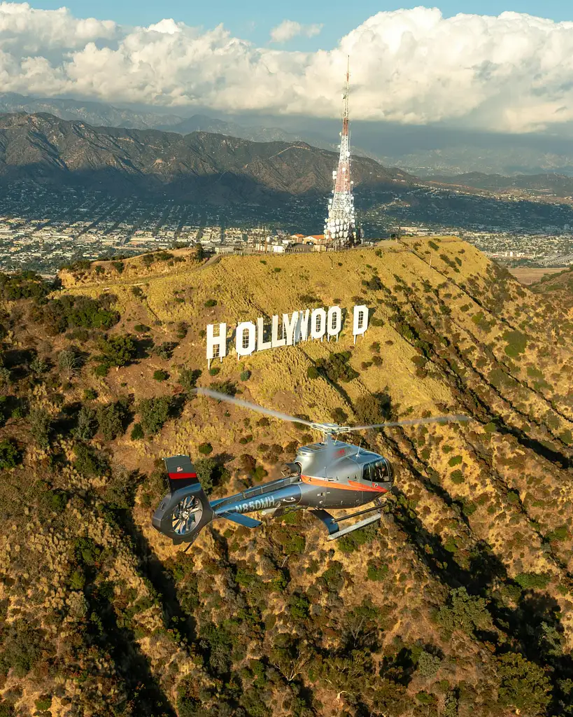 Hollywood & Beyond Helicopter Tour