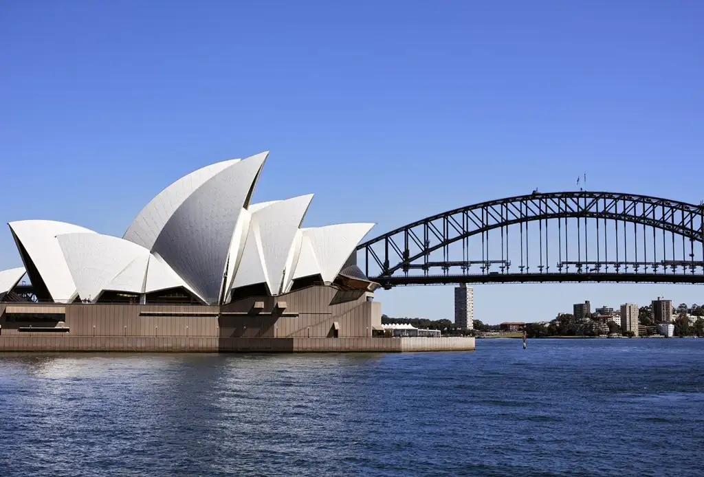 Sydney Harbour Long Dinner or Lunch Cruise