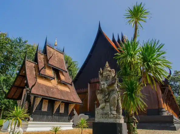 Art & Soul: Exploring Black House, Blue Temple & White Temple | Half Day Private Tour