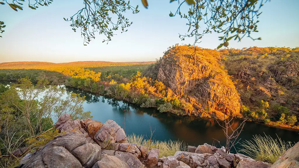 Katherine Gorge Cruise & Edith Falls Tour