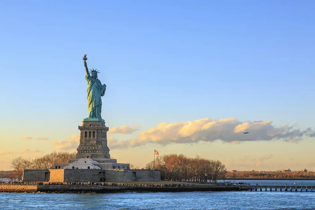 Guided Tour Of The Statue Of Liberty And Ellis Island | Private Tour