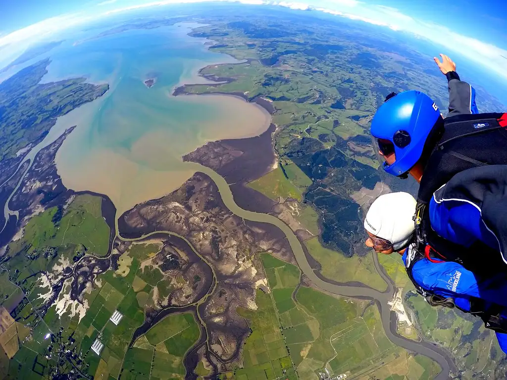 Auckland Tandem Skydive 18000ft, 16000ft, 13000ft