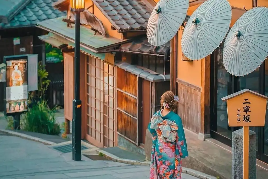 Kyoto temples, shrines, and Kimonos Guided Day Tour | Full Day Tour